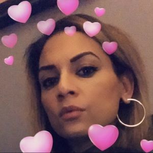 Meet your Posher, Manuela